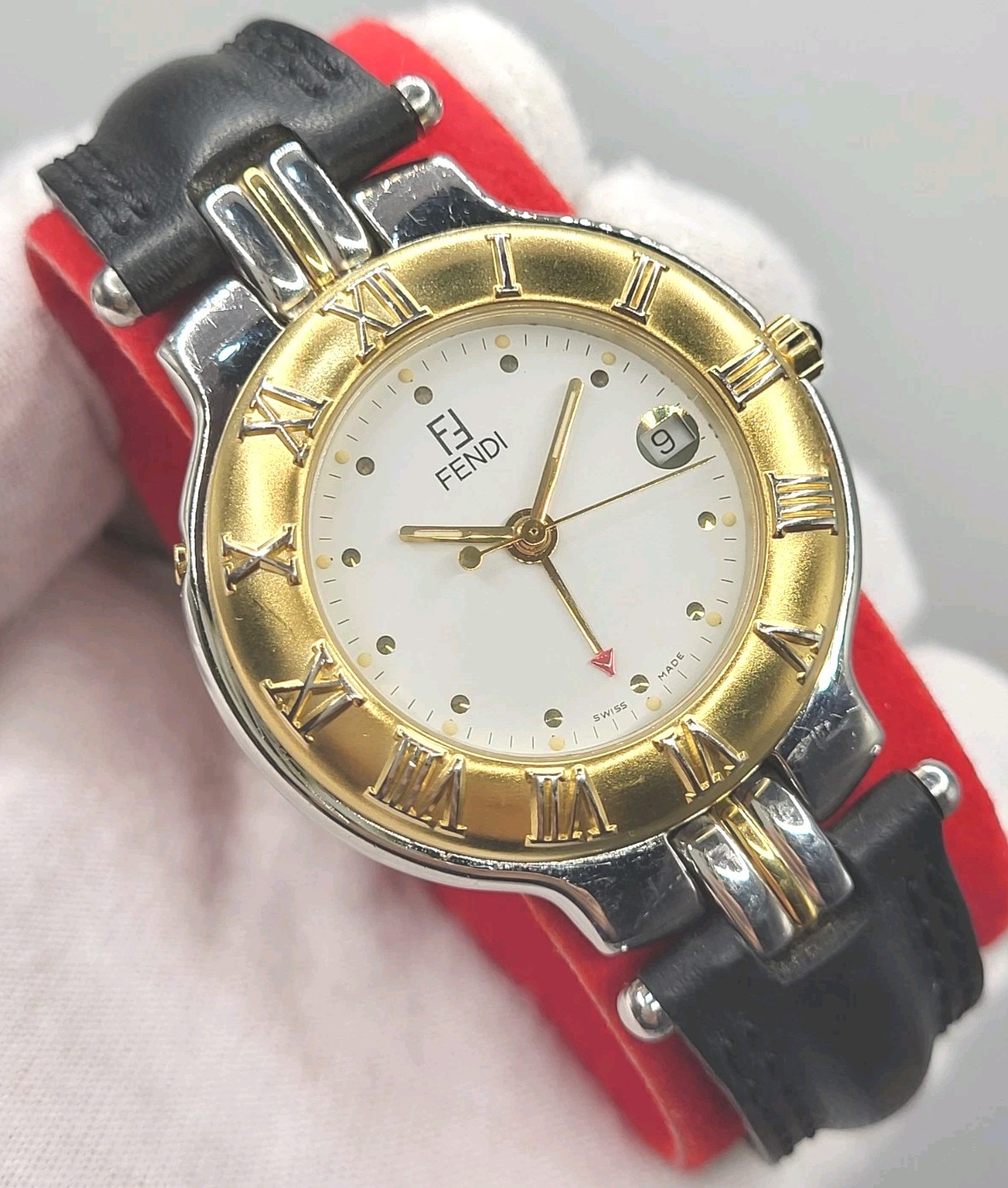 [NEAR MINT] 36mm FENDI 920G Quartz 7J Calendar Swiss Unisex Watch