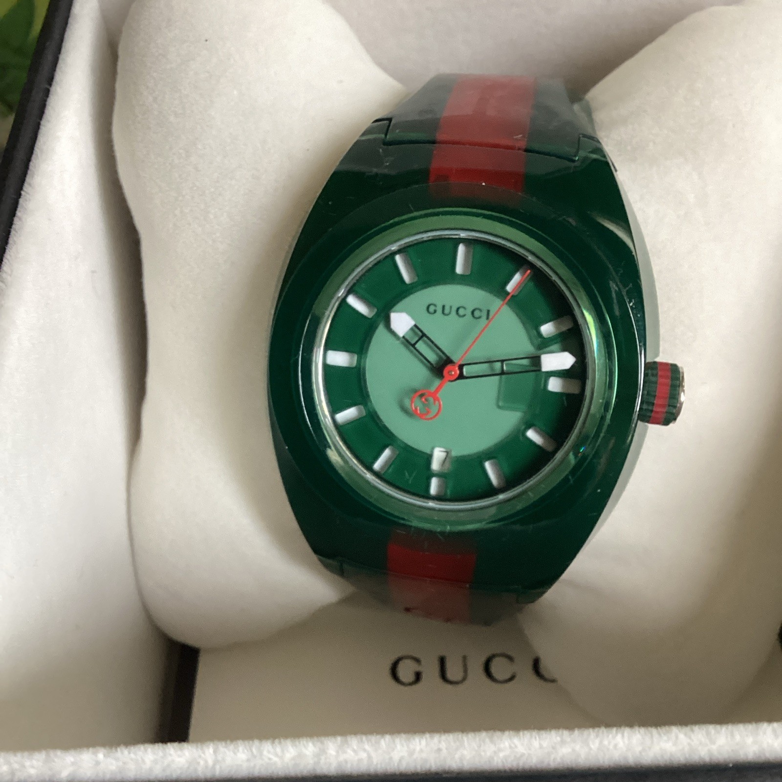 Gucci Sync Quartz Date Green Dial Green/Red Rubber Strap 46mm 50m w/Box need bat