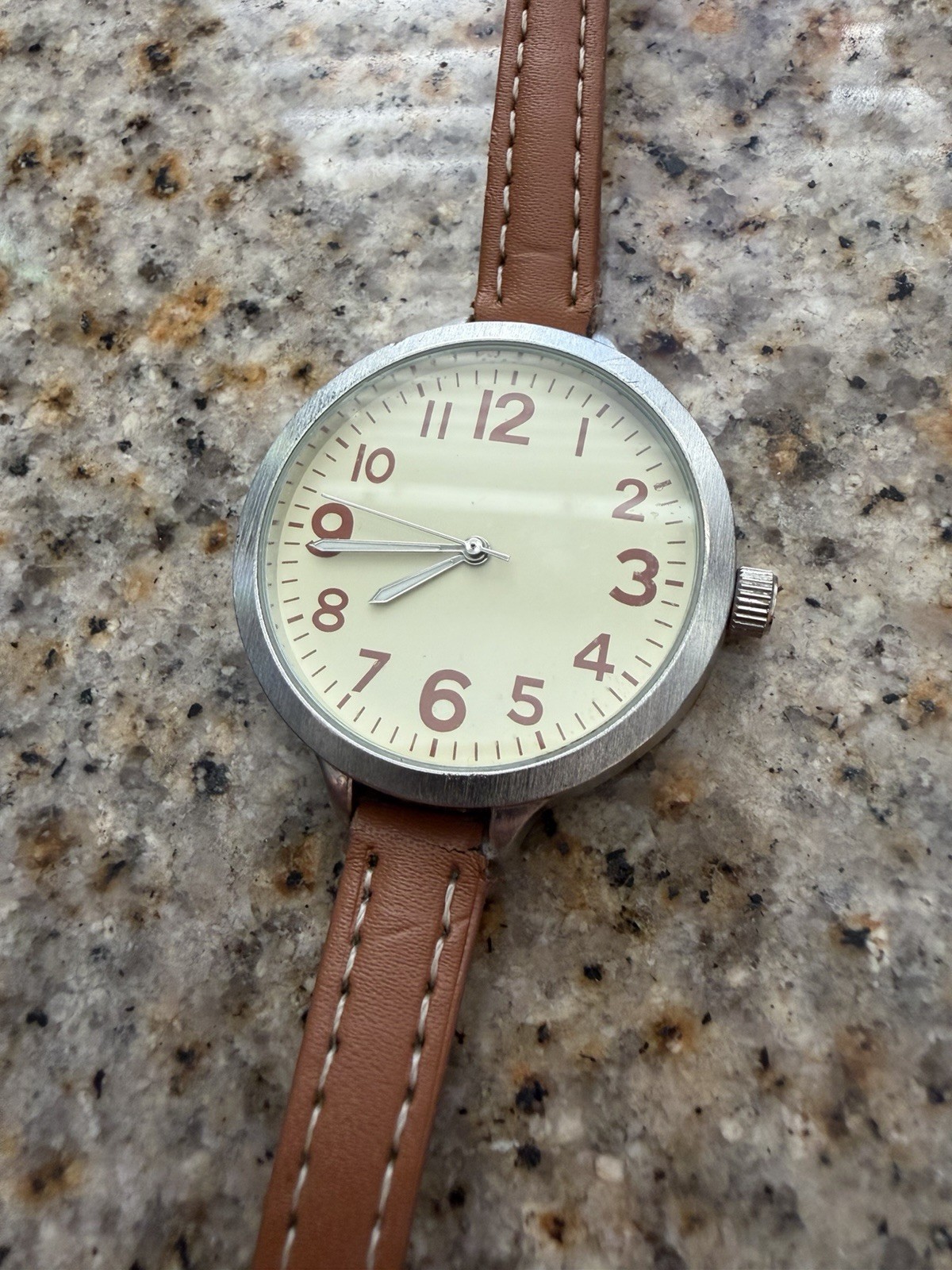 Analog Wristwatch Beige Dial Arabic Numerals Brown Leather Strap Stainless Case