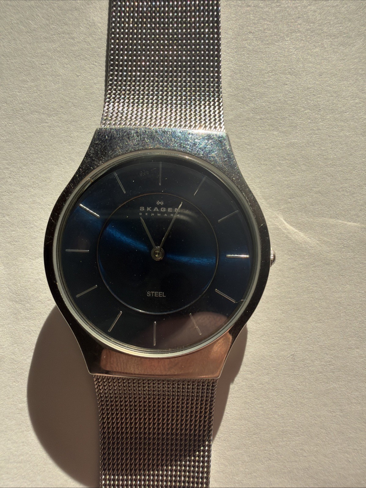 SKAGEN 233LSSN DENMARK 34mm SLIM TITANIUM WATCH BLUE DIAL NEW BATTERY