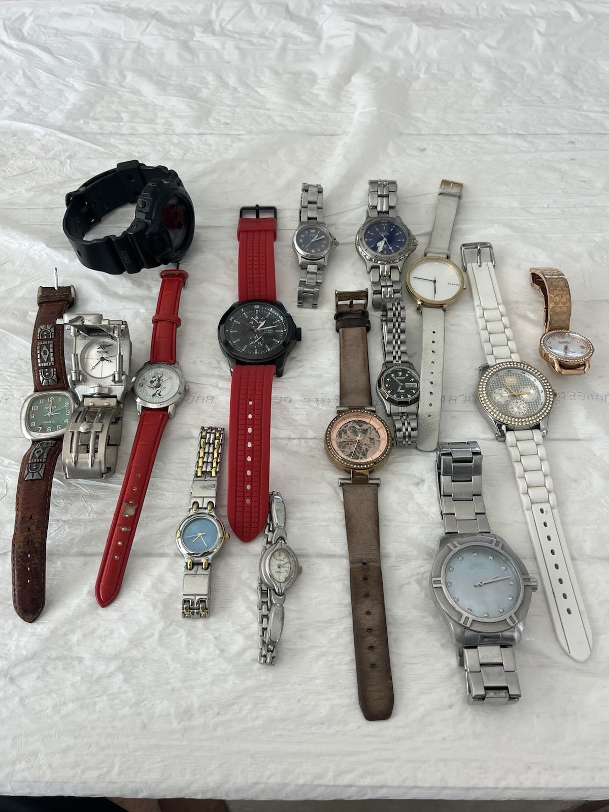 Lot of 15 Watches Mens And Women’s Used Need Battery’s Used