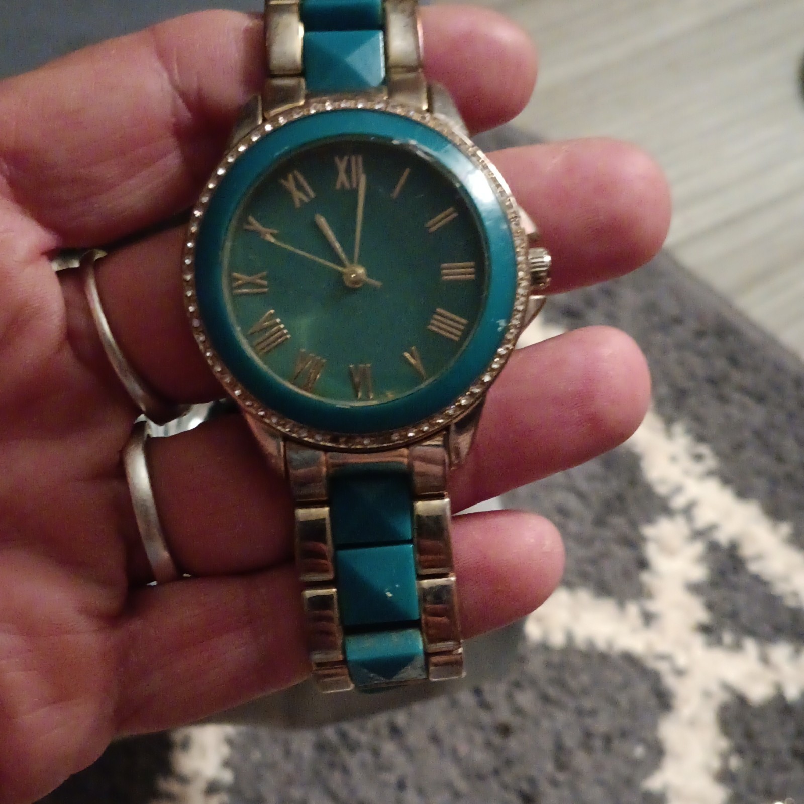 Women’s Gold Tone Bracelet Wristwatch Blue Dial Roman Numerals Analog Round