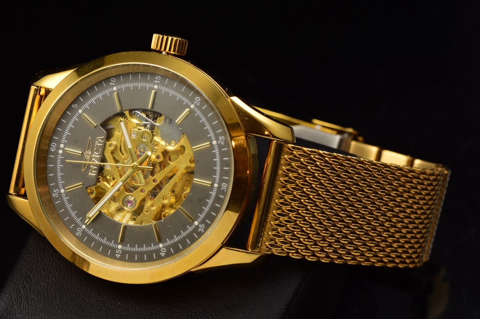 Invicta Men’s Vintage Automatic Gray Dial Men’s Gold Tone Mesh Bracelet SS Watch
