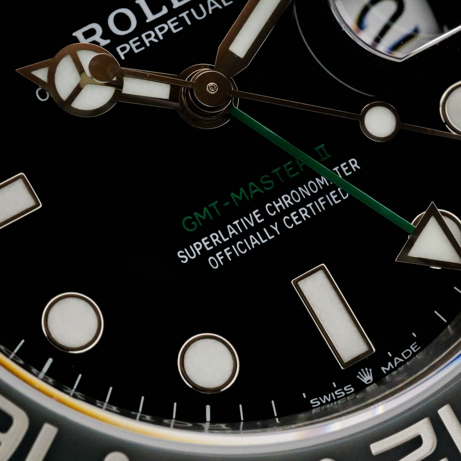 Rolex GMT-Master II Bruce Wayne Jubilee Bracelet 40mm Complete Set 126710GRNR