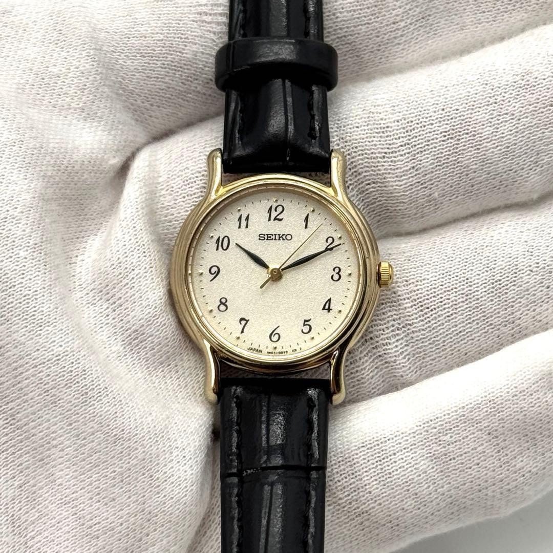 Excellent condition, fully functional SEIKO quartz women’s watch with new ba