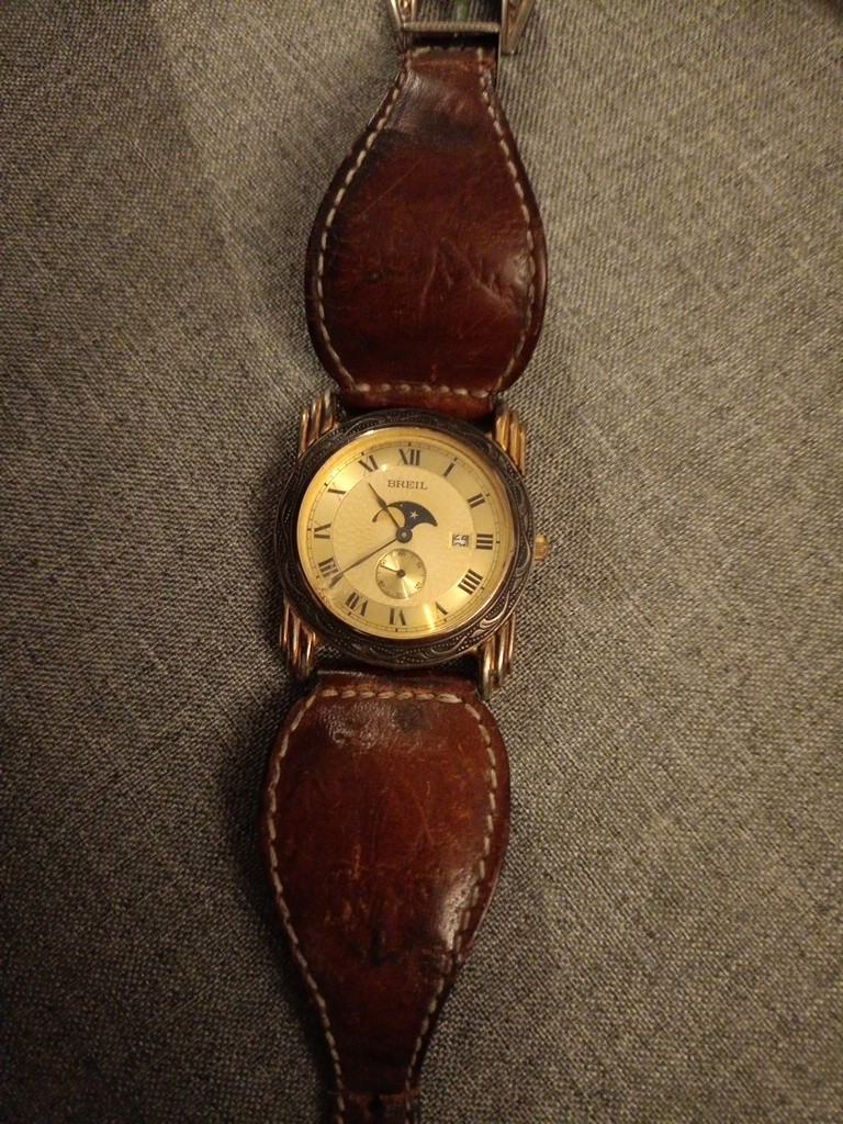 BREIL THE MOON MOON MOON PHASE DATE SWISS WATCH MADE IN QUARTZ NOT WORKING.