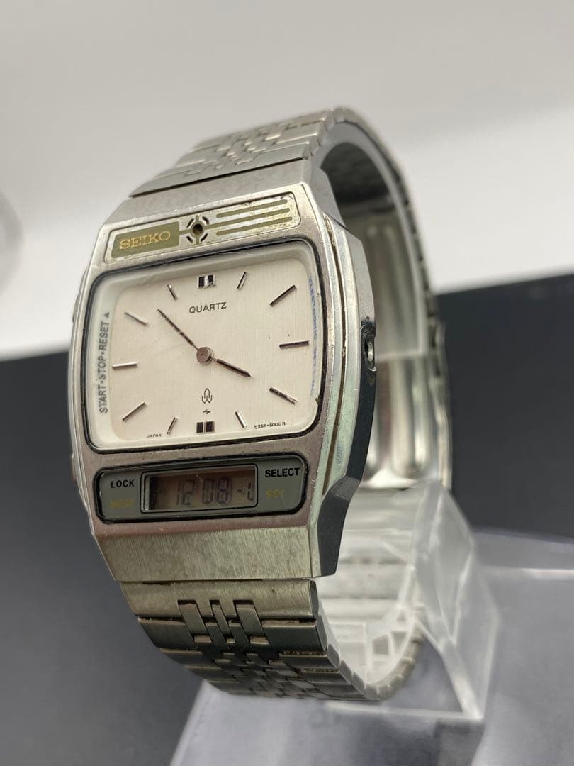 Working condition, broken crown. SEIKO quartz analog-digital hybrid wristwatch f