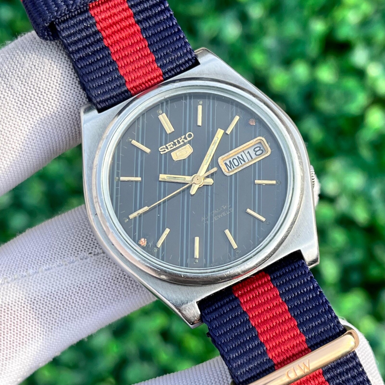 Vintage Seiko 5 Automatic Black Linen Dial Original Japan Men’s Watch 7009-7031