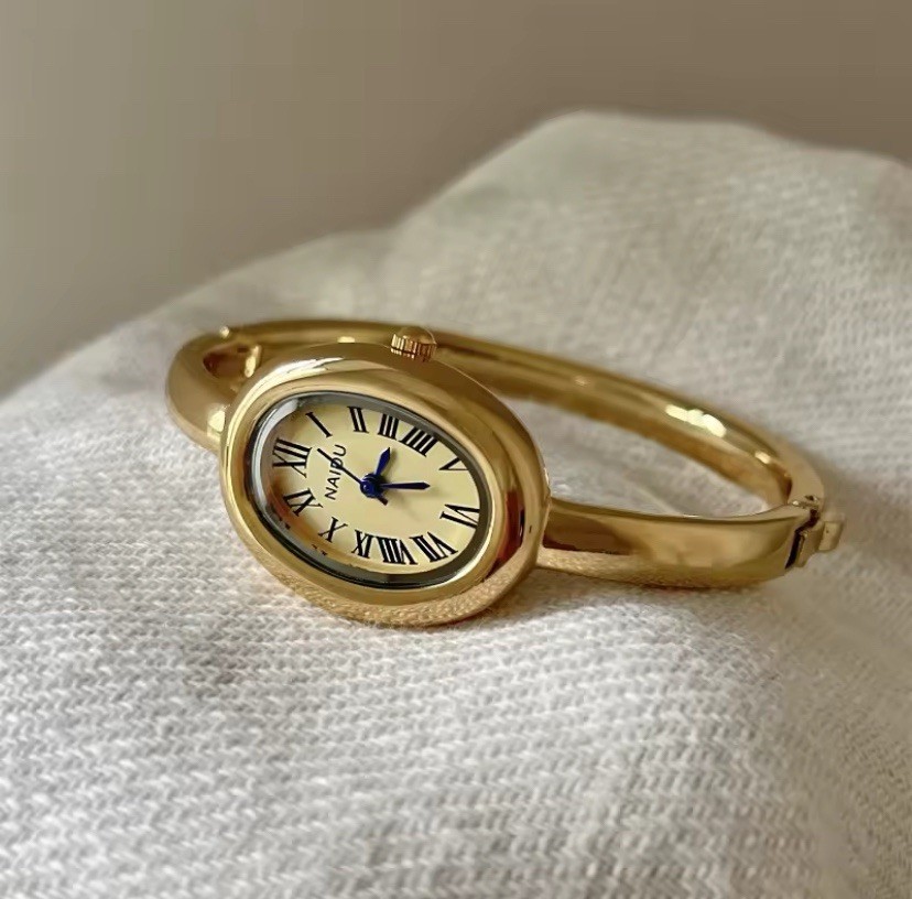 Luxury Gold Round Bracelet Watch For Women, Small Quartz Women Watch Jewelry