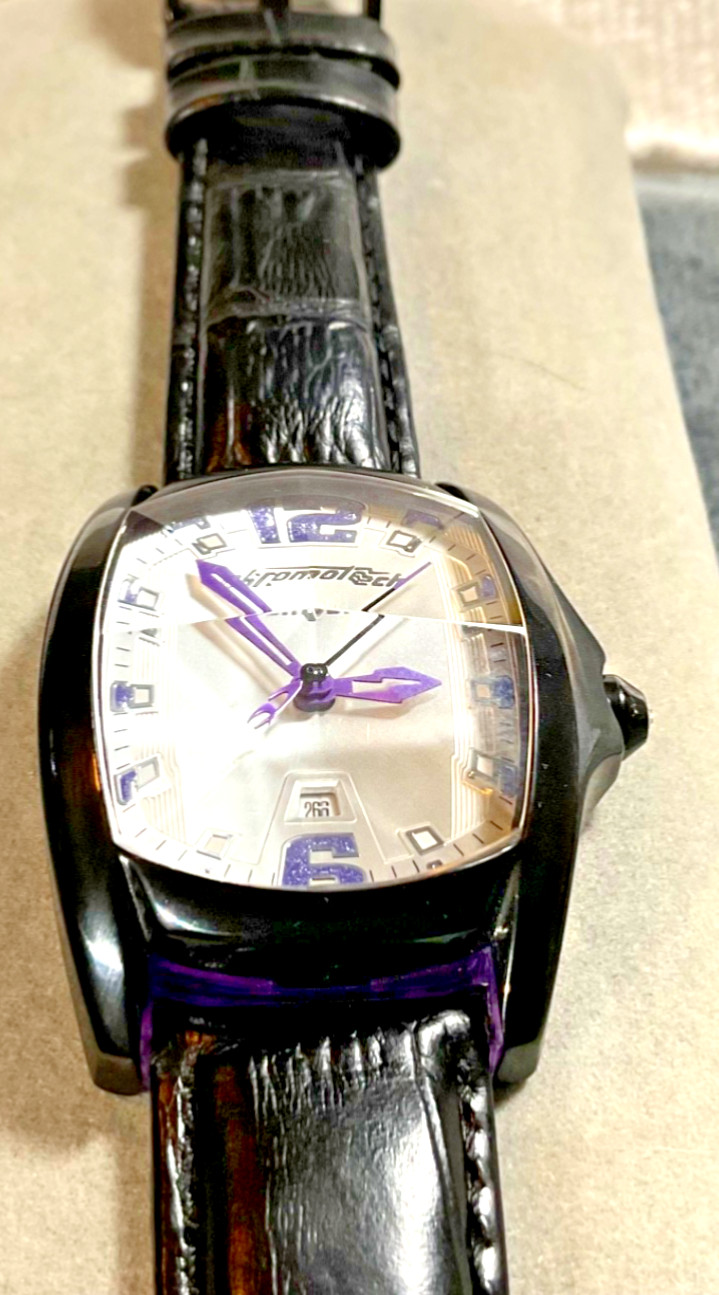 ChronoTech PRISMA WOMENS WATCH 34mm Date Leather 7107L NEW BATTERY Subtle Glitz!