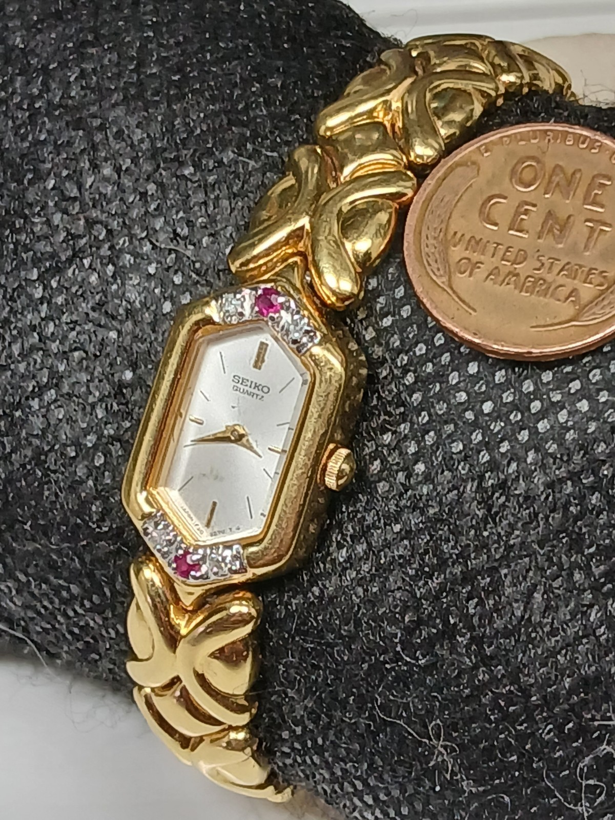 Vintage Seiko 1F20-6A19 Diamond and Ruby Accent Ladies Quartz Watch