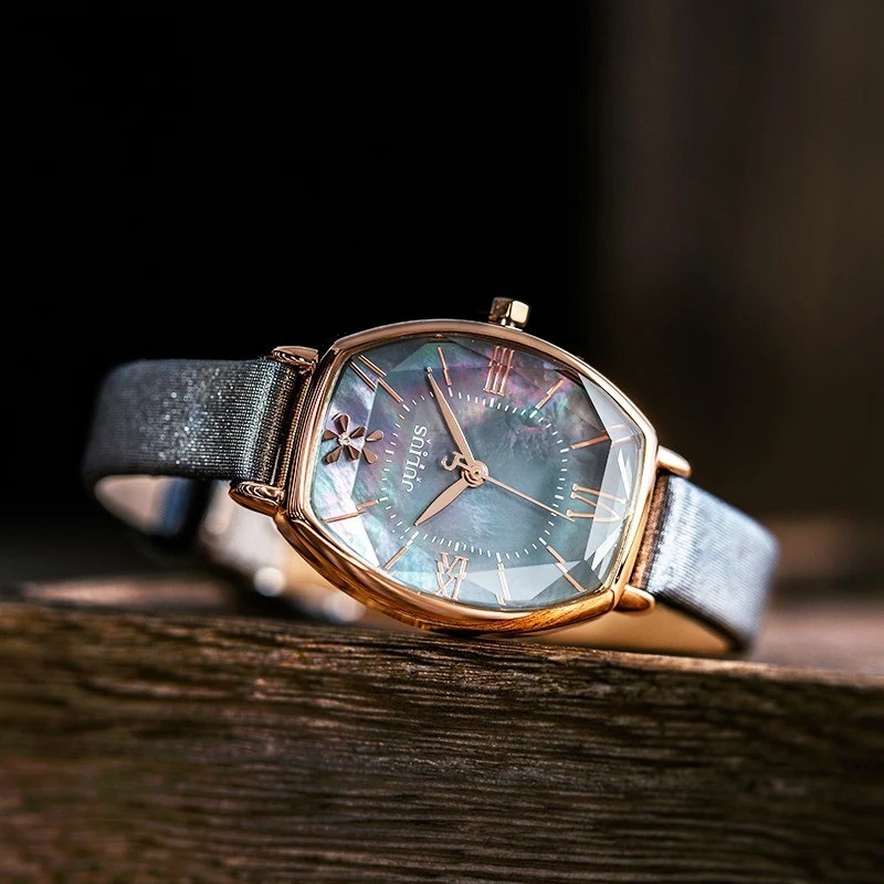 Women’s Luxury Quartz Watch Sparkling Fashion Casual Dress Wristwatch Gift