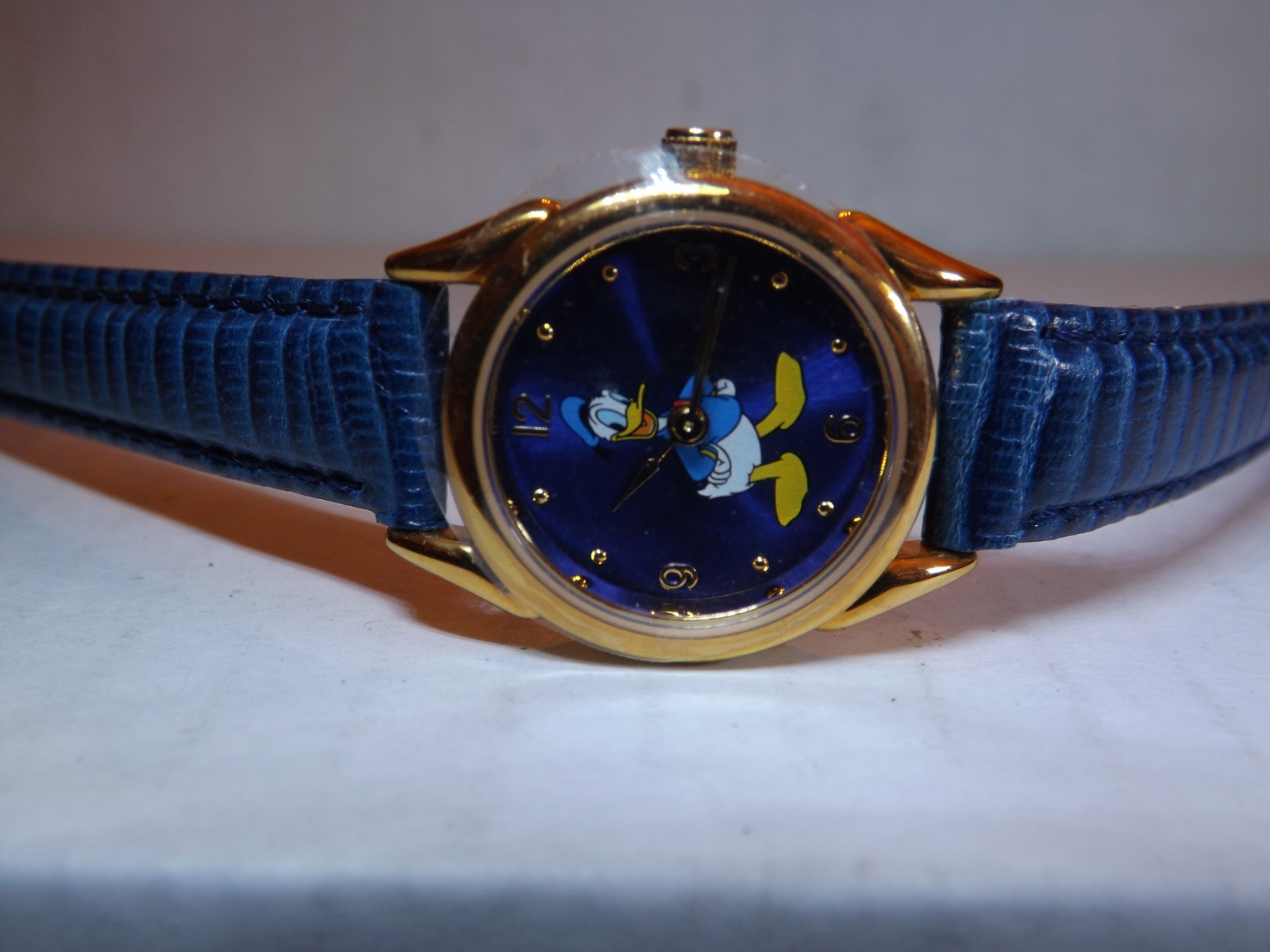 Disney Store Fossil Womens Vintage Donald Duck Watch (Blue)-Retired-VHTF-New
