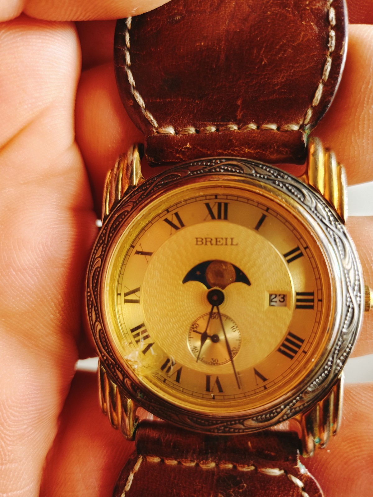 BREIL THE MOON MOON MOON PHASE DATE SWISS WATCH MADE IN QUARTZ NOT WORKING.