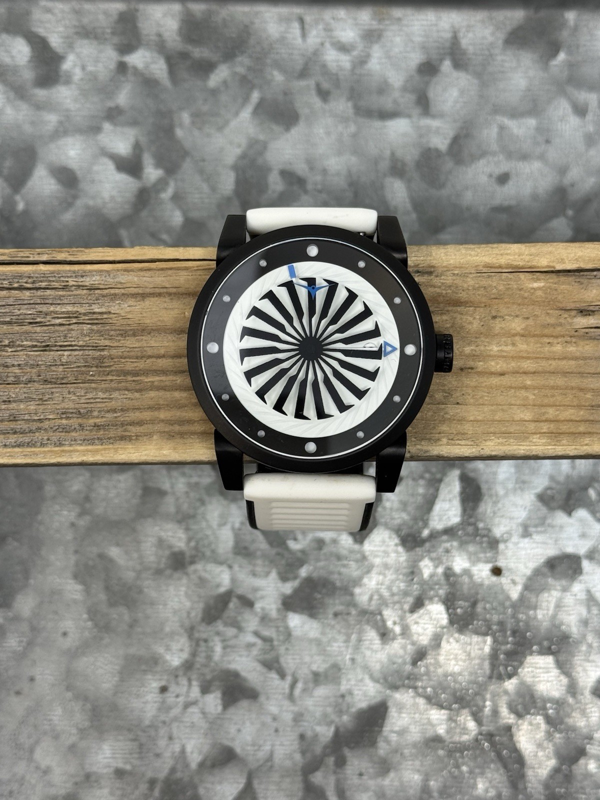 Zinvo Blade Automatic Watch with White, Black, and Blue Dial, Original Band