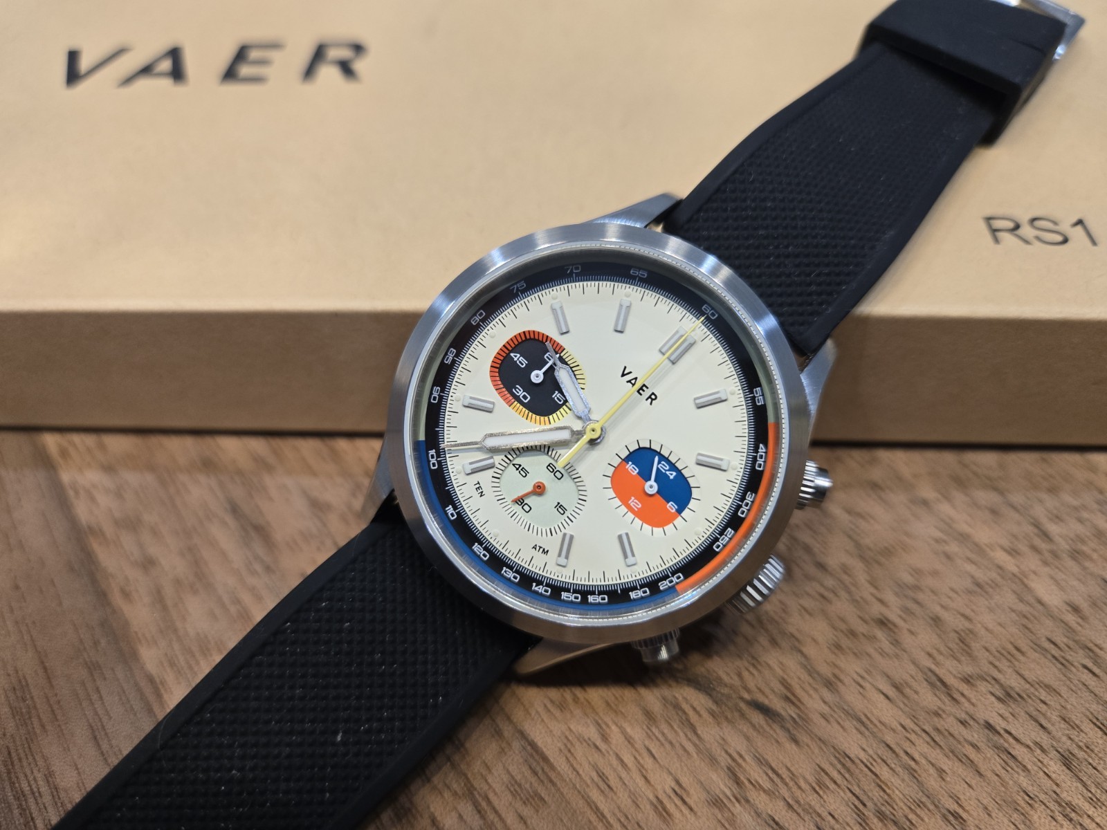 Vaer RS1 Chronograph Quartz 40mm Cream Dial Black Rubber Strap 100m Box