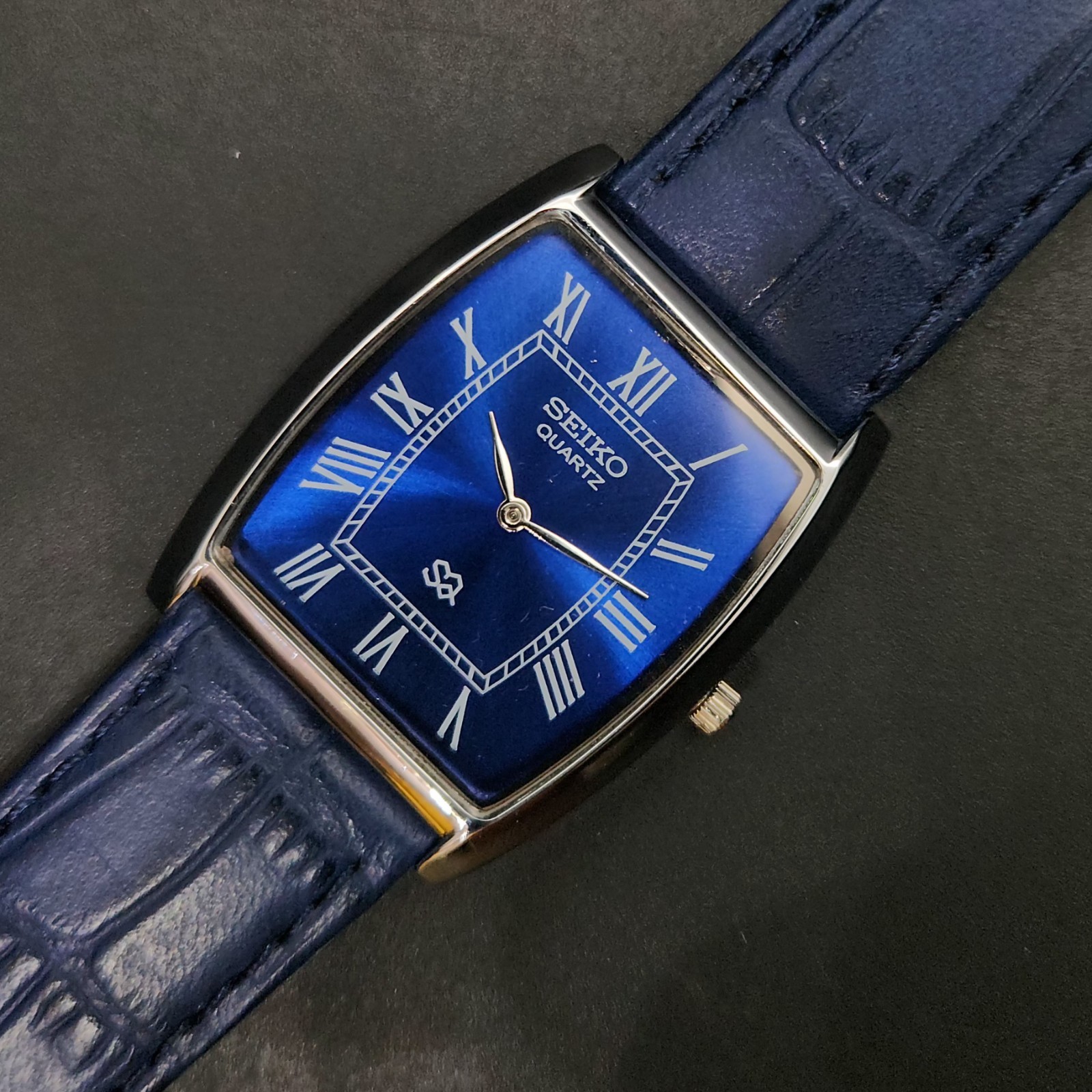 Vintage Seiko Slim Quartz 30MM Case Blue Dial Japanese Men’s Wrist Watch A16