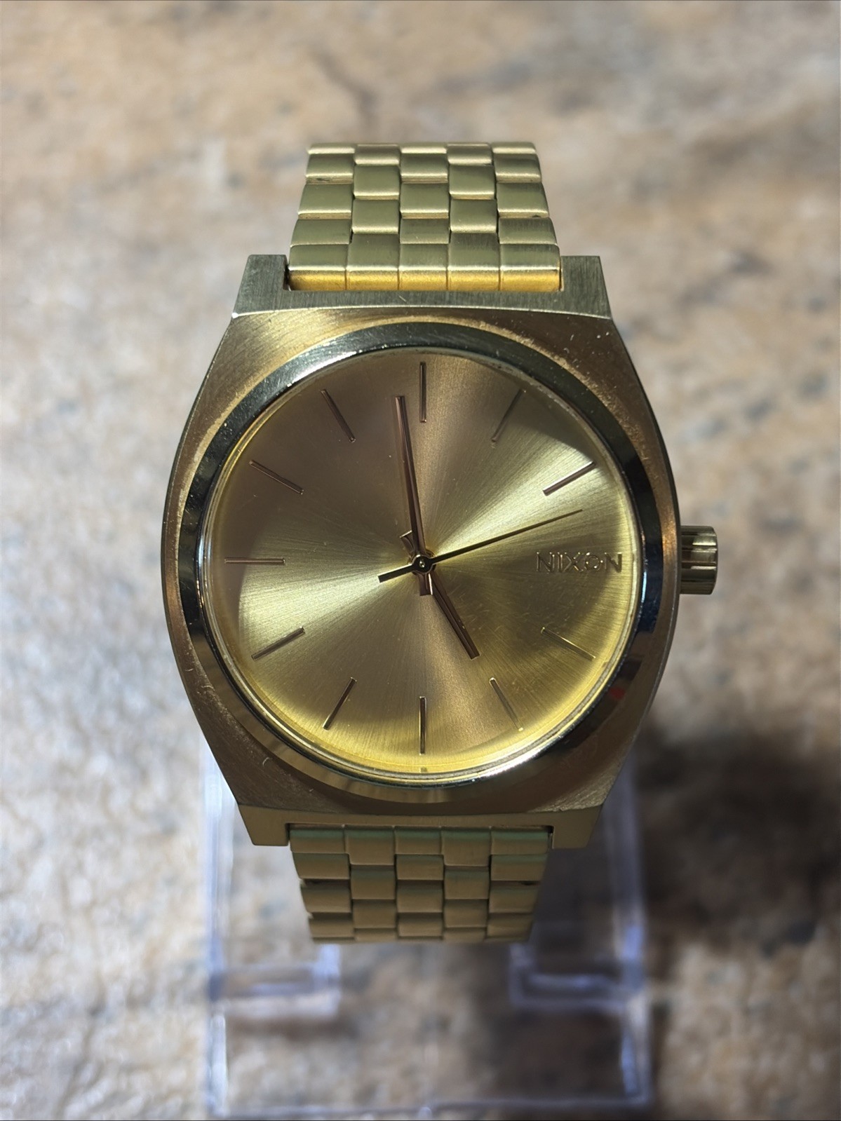 Nixon ‘The Time Teller’ Minimal Men’s Gold Wristwatch Runs