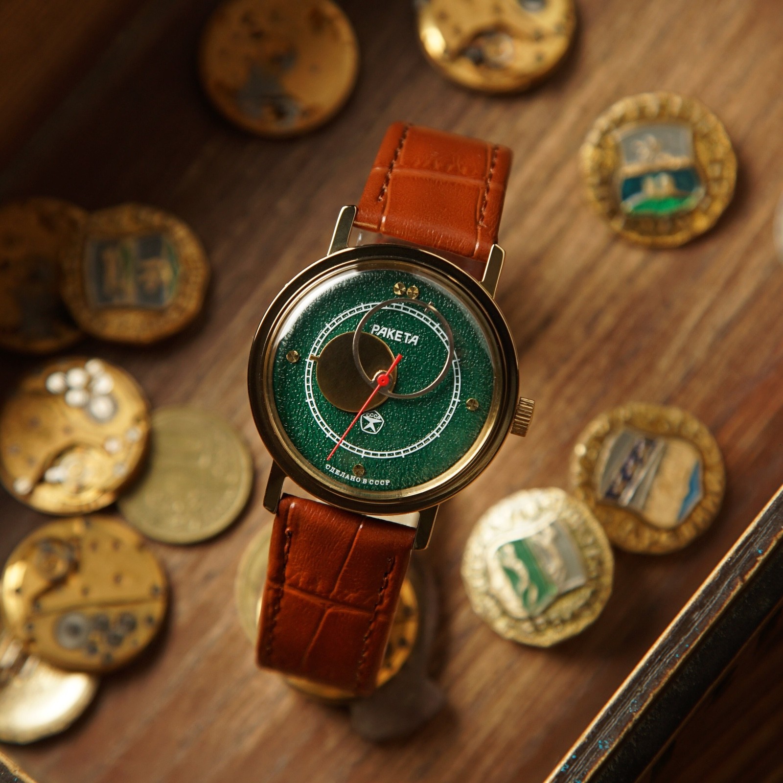 UNWORN 1980s Vintage Raketa Copernicus 35mm Green dial – Rare USSR WristWatch