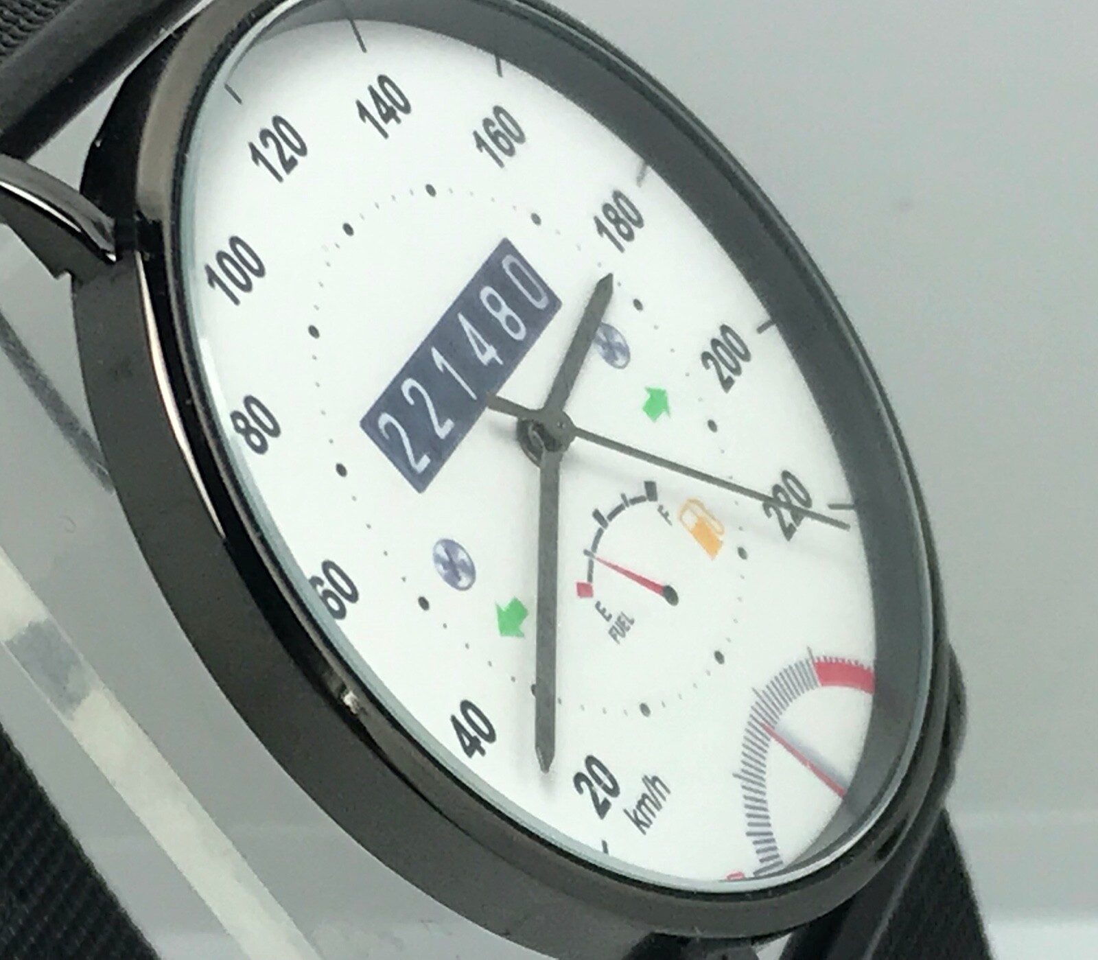 Speedometer Slim Watch 40mm Case 8.75mm thin & 20mm mesh band 3atm WR Sport