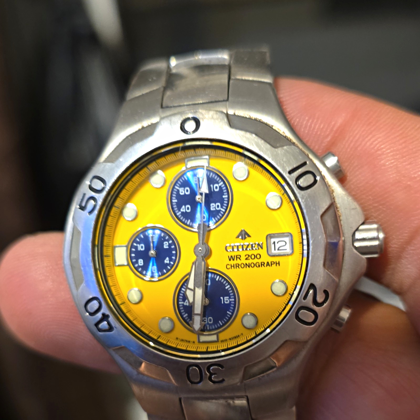 Citizen Chronograph WR200 Men’s Quartz 200m Yellow/Blue Dial SS Date Watch