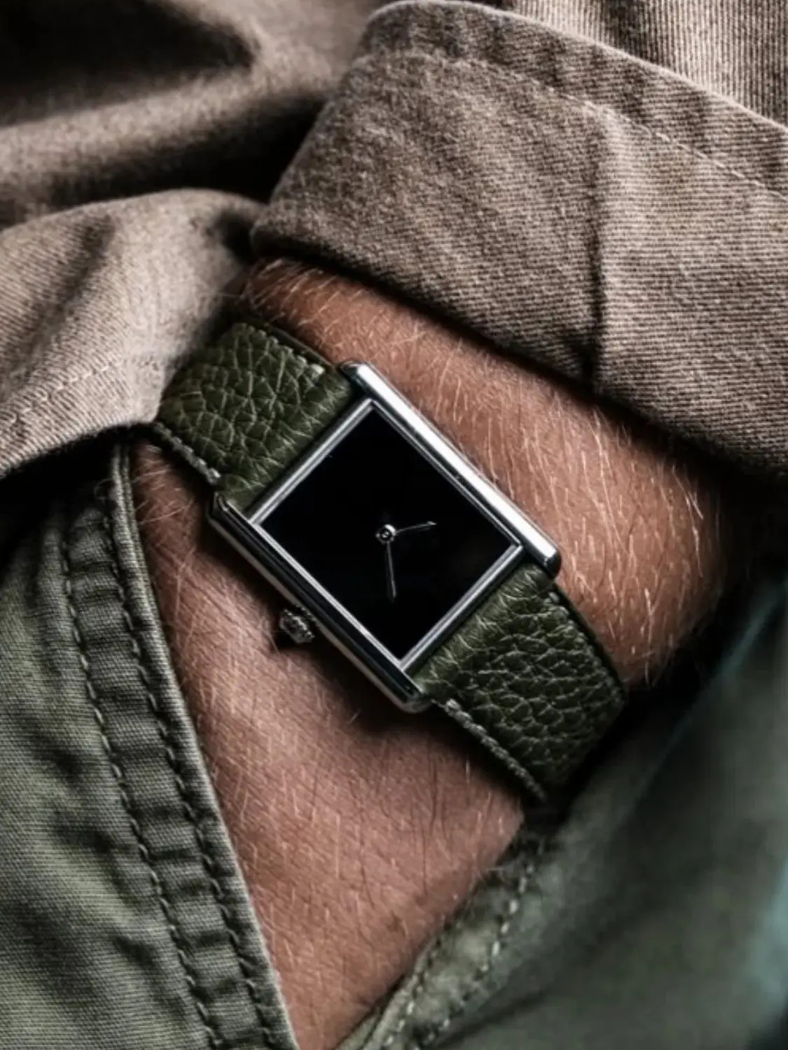 CILOA 2026 Men’s Square Leather Strap Elegant Light Waterproof Quartz Watch
