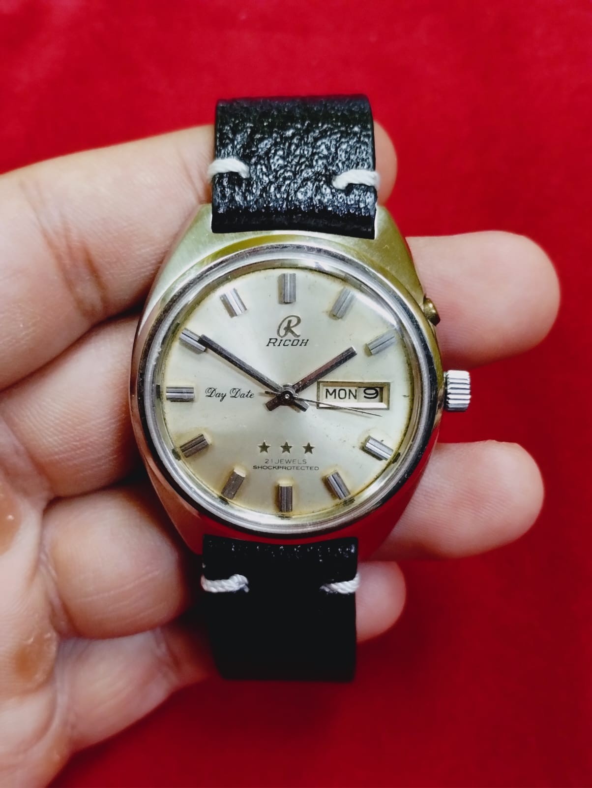 Vintage Ricoh daydate original dial mens 21j Japan working wrist watch.028