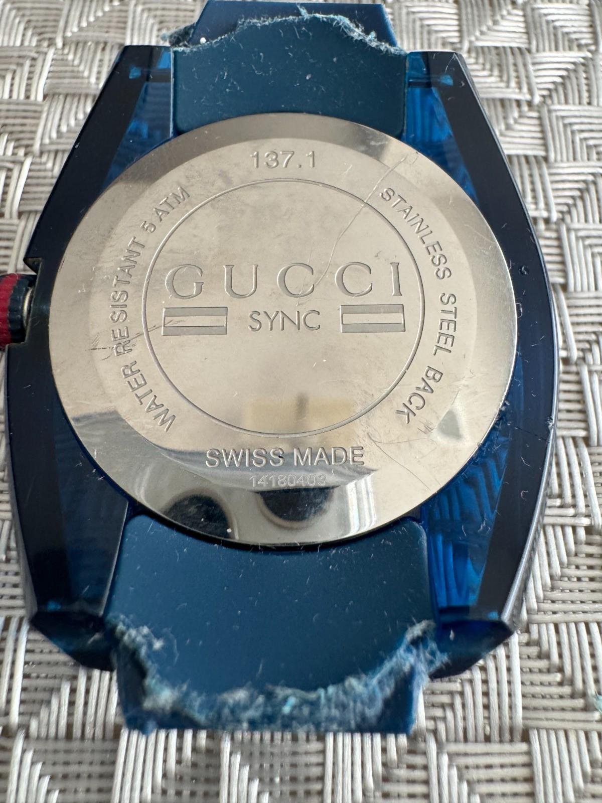 Authentic Gucci Sync YA137.1 Blue Swiss Quartz Watch Runs New Battery Needs Stra