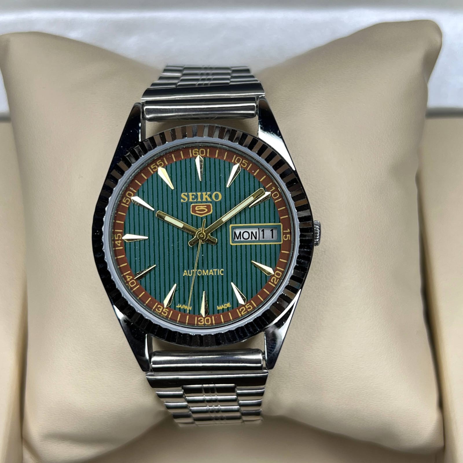 Vintage Refurbished Green Dial Automatic Day/Date Japan Men’s Wrist Watch