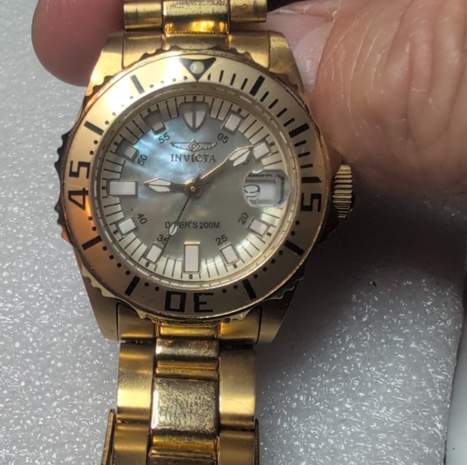 Invicta ladies Diver 200M Gold Stainless Steel Analog Wristwatch Bracelet Band