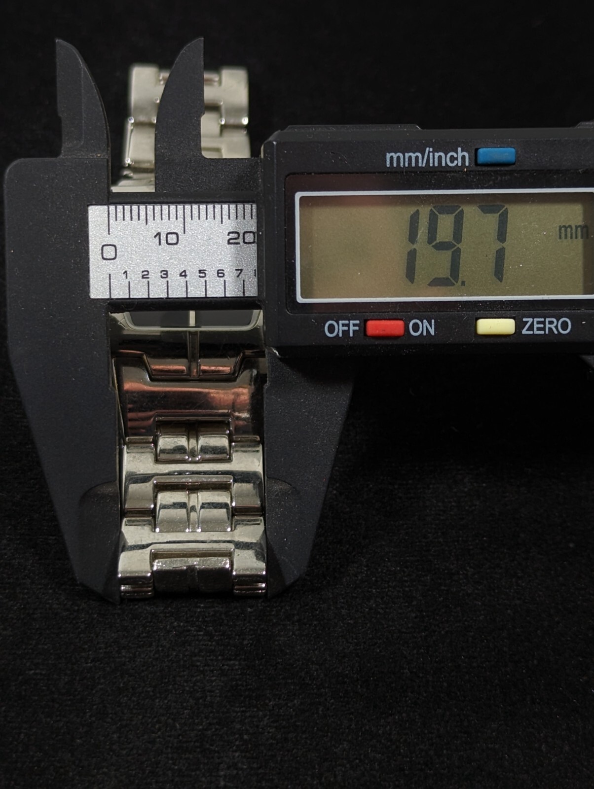 Mens VS Black Dial Silver Tone Rectangle Case Stainless St Link Band Watch 8.5in
