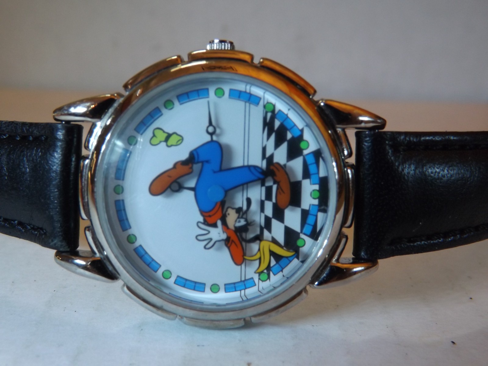Disney Fossil Mens Mickey Mouse (Goofy) Watch (Rotating Goofy Second Hand) – New
