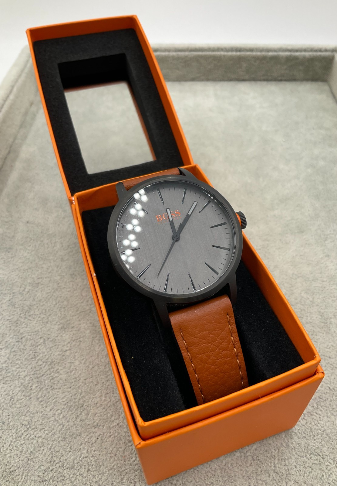 Hugo Boss Men’s Watch Quartz Analogue Brown & Orange Strap Working With Box N5