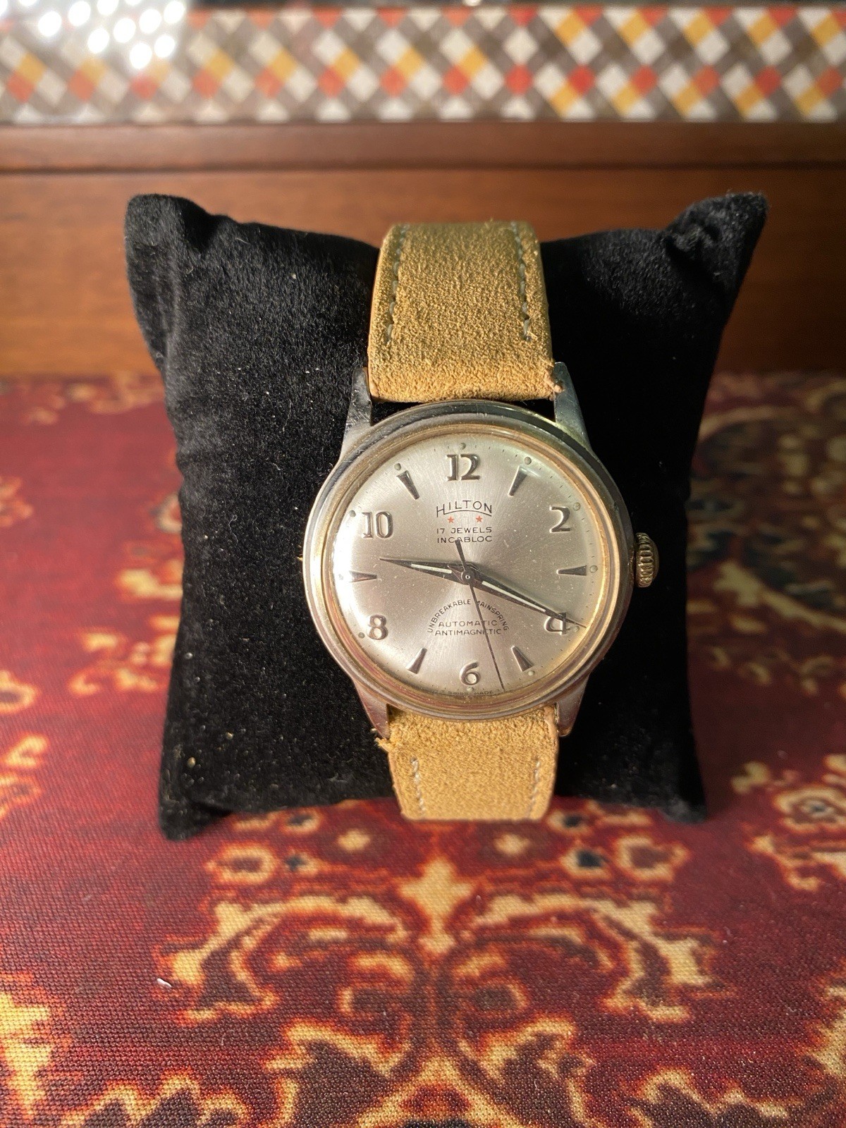 Vintage Hilton Men’s 17 Jewels Incabloc Mechanical Wristwatch Swiss Made.