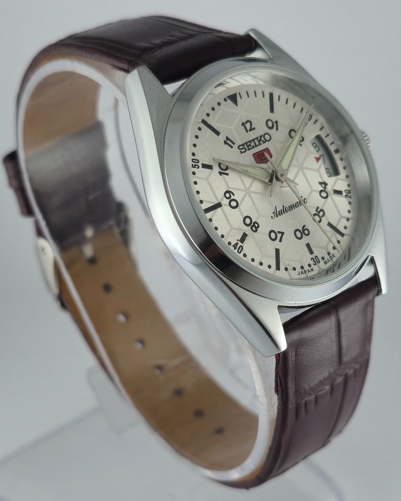 Refurbished Seiko 5 Automatic Silver Dial with Day/Date Men’s Watch | 17 Jewels