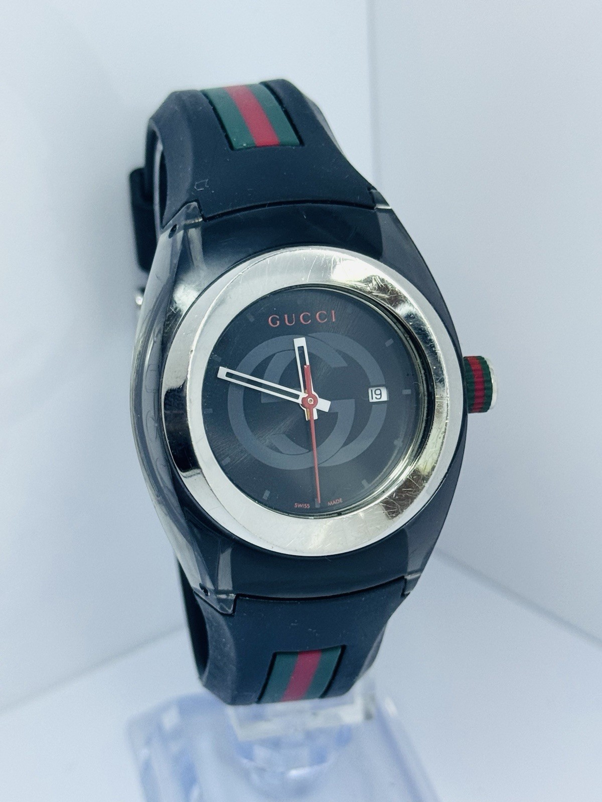 Gucci Sync L Women’s Black Dial Rubber Band 36mm Quartz Watch – YA137301