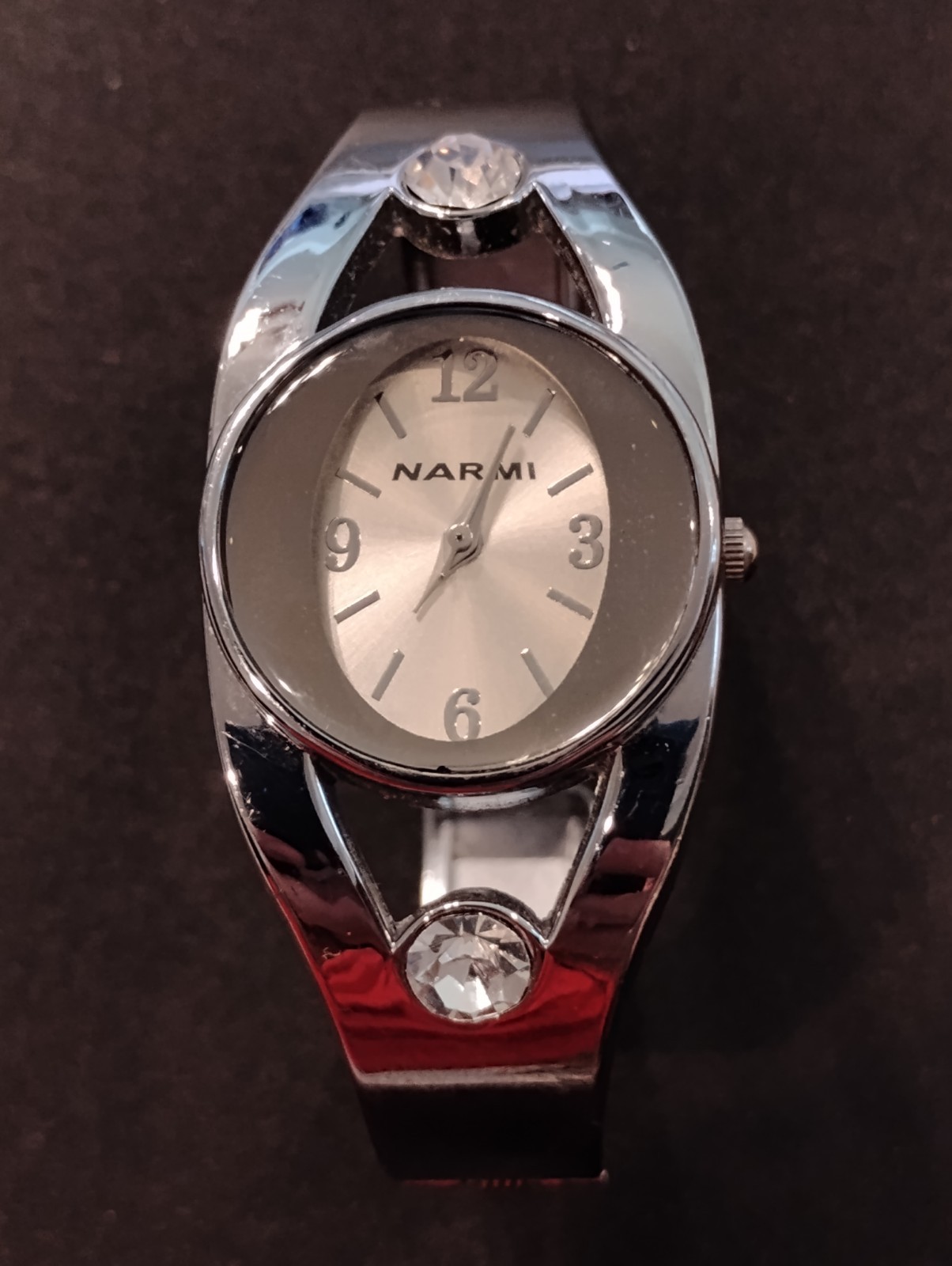 NARMI BANGLE STYLE SILVER TONE LADIES WATCH IN PERFECT CONDITION!!🔥🔥