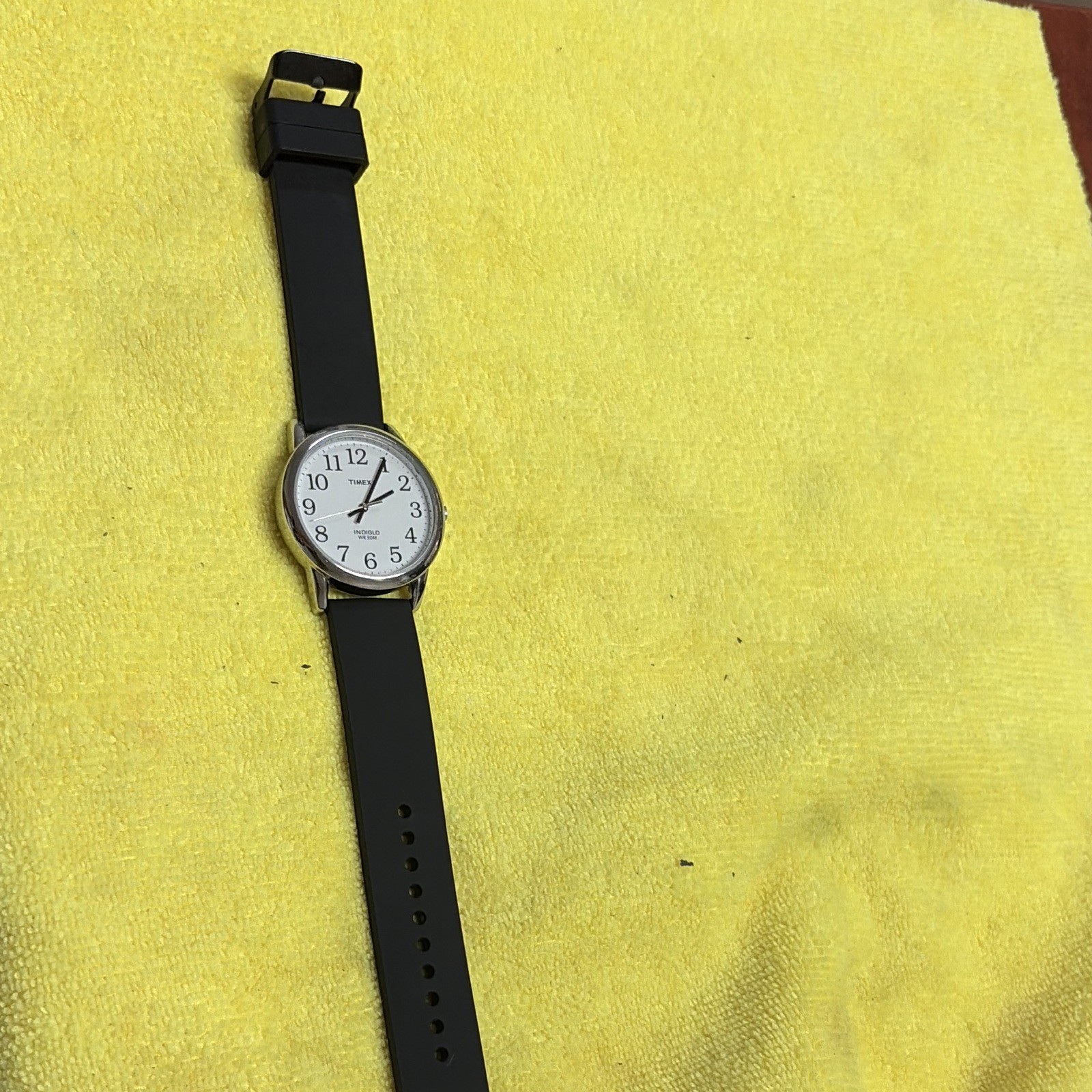 Timex Indiglo Quartz Analog White Dial Black Silicone Strap WR 30m