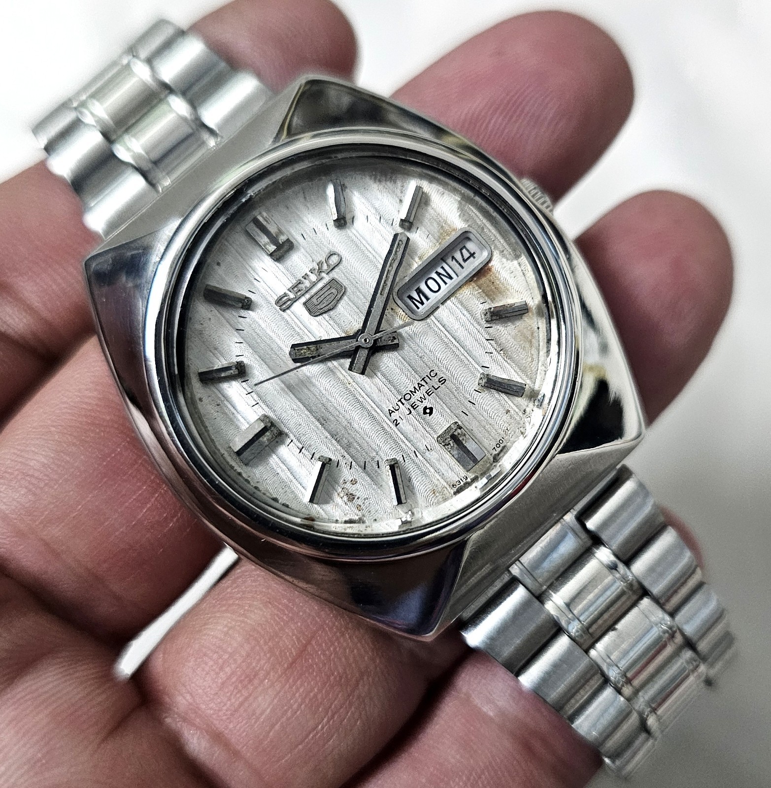 Vintage Seiko 5 Automatic Self Wind Japan Day Date Silver Dial Men’s Watch 37mm