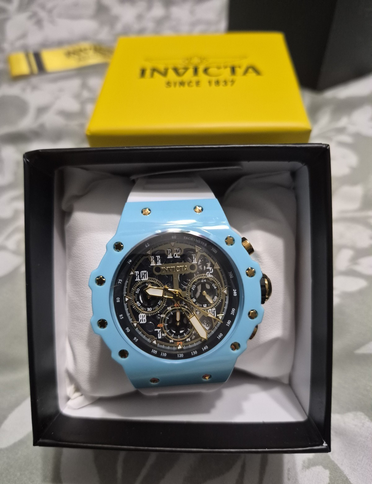 Invicta Bolt Quartz Chronograph 50mm 50m Blue Case White Silicone Strap Box