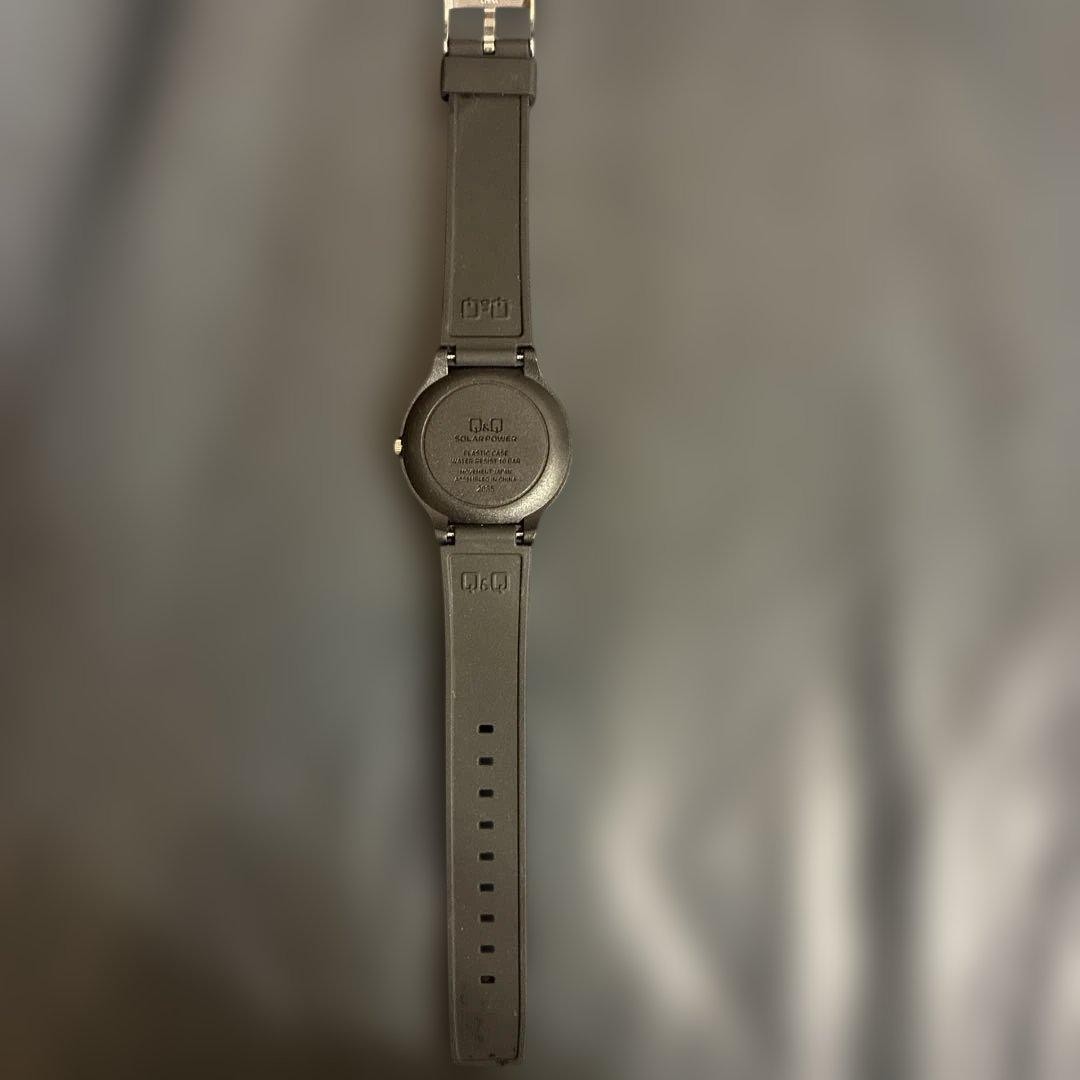 Simple solar-powered wristwatch for exam preparation: Citizen Q&Q