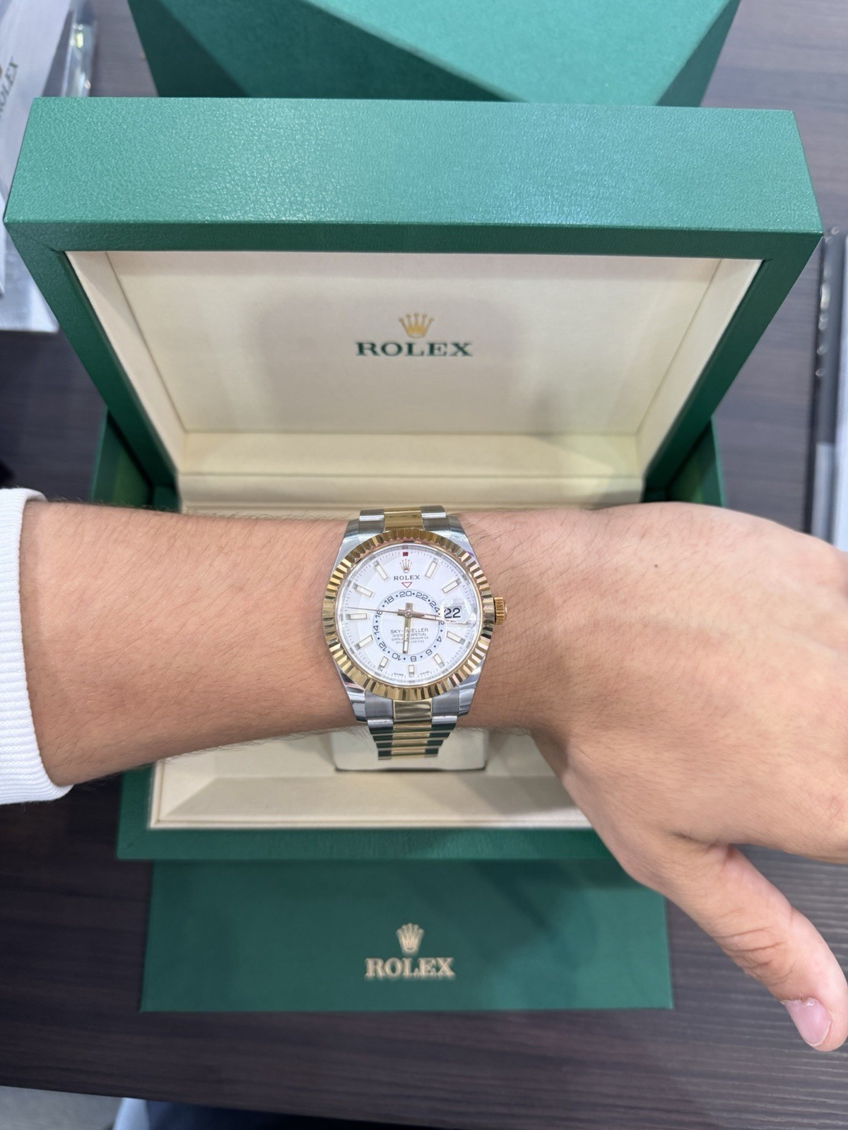 2021 Rolex Sky-Dweller SILVER Stainless & 18k Gold 42mm 326933 FULL SET!!