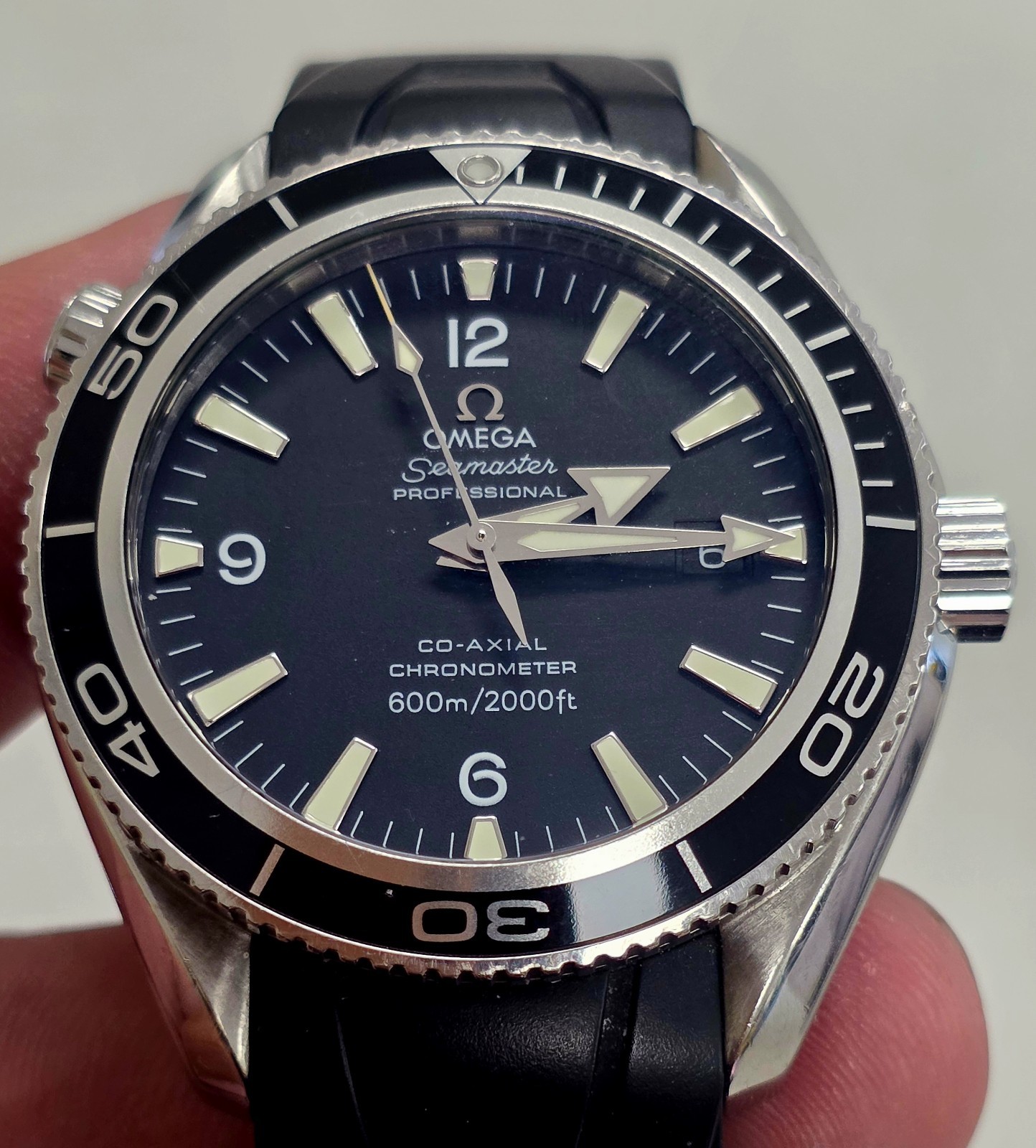 Omega Seamaster Planet Ocean Bond Automatic Chronometer Swiss Watch