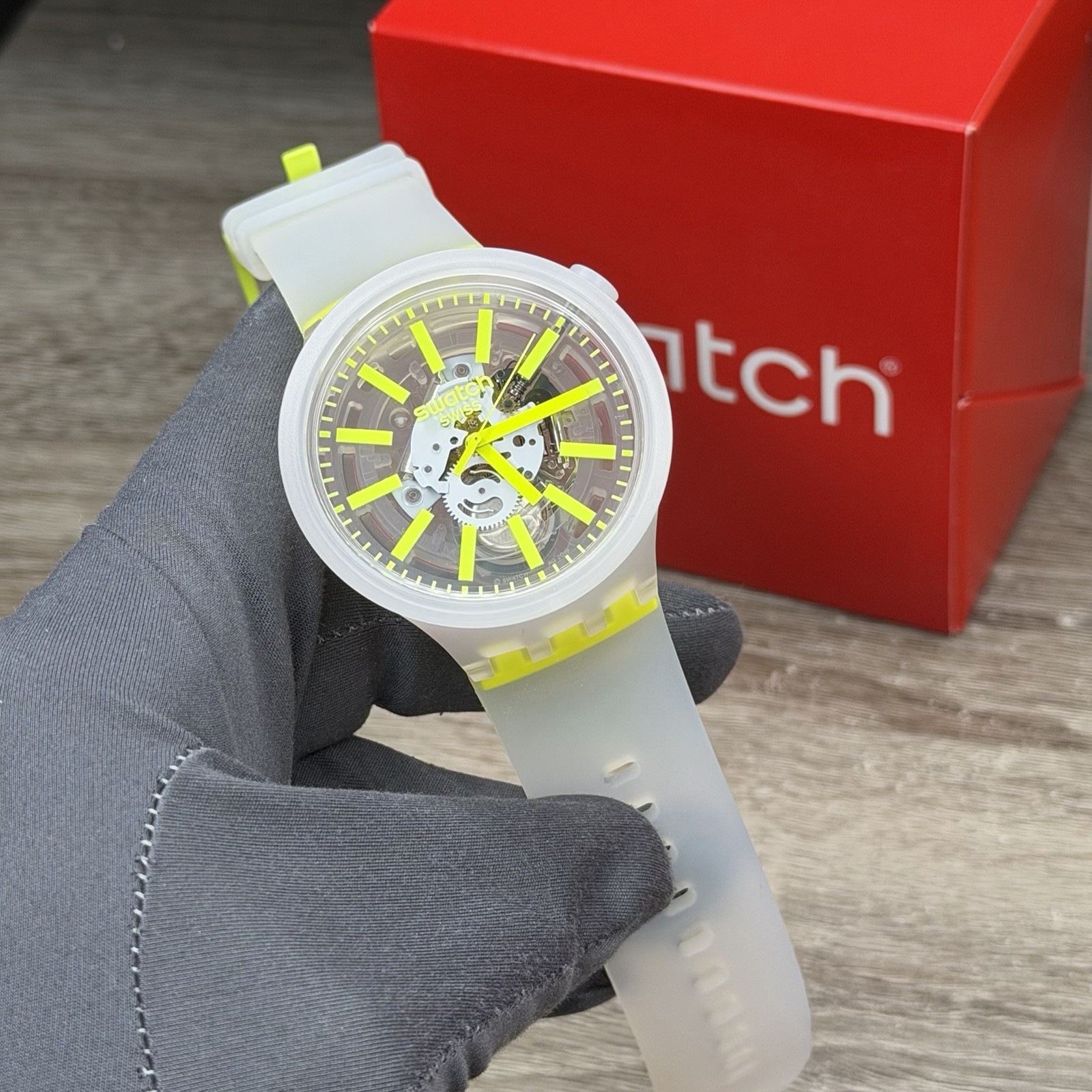 NEW✅SKELETON✅ Swatch Big Bold YELLOWINJELLY Transparent Men’s Watch SO27E103