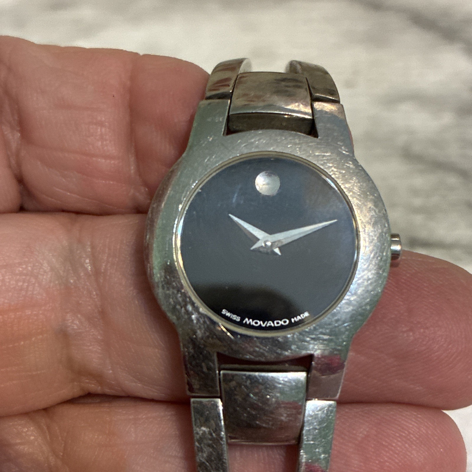 Movado Amorosa Watch Women 24m Black Dial Silver Tone Round 84 E4 1842 NewBat AB