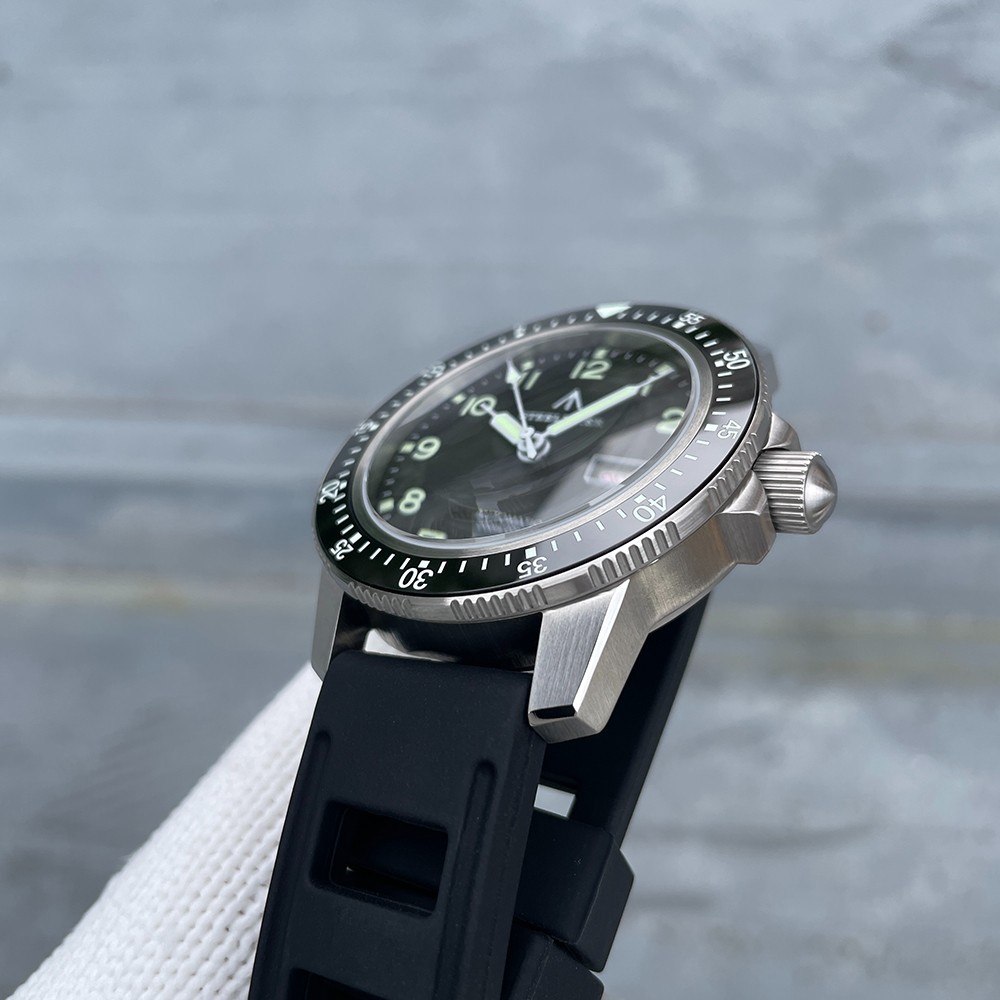 Steeldive Steelflier SF787, Classic Pilot, NH36, Sapphire, Lume, Diving, Rubber