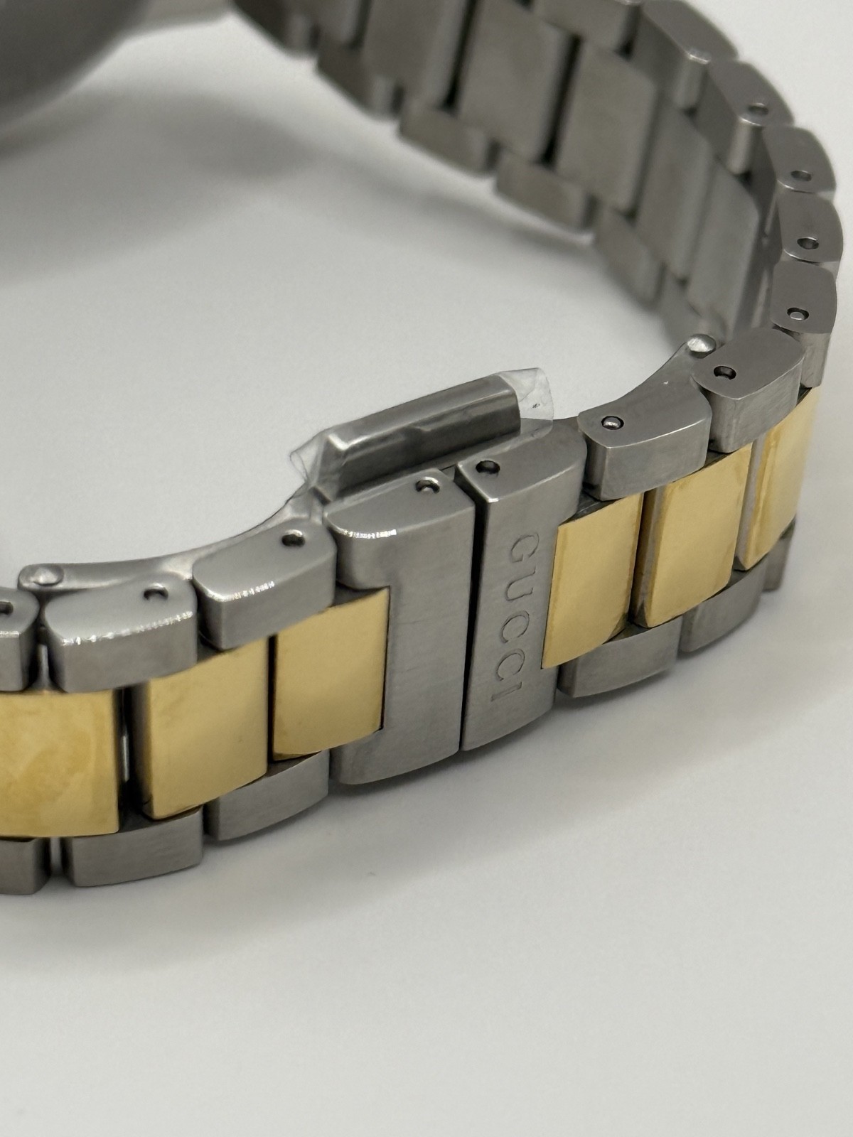 GUCCI Gucci G Timeless Silver Dial Two Tone Steel Strap Watch YA126599 27mm