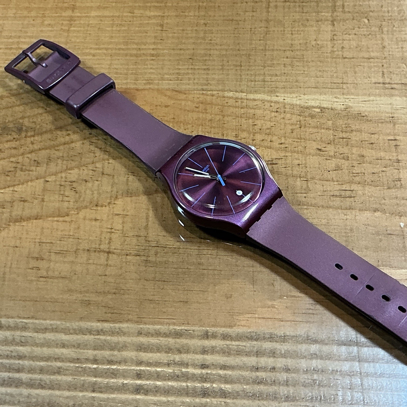 SWATCH – Dark Red or Maroon With Blue – Date – 41mm