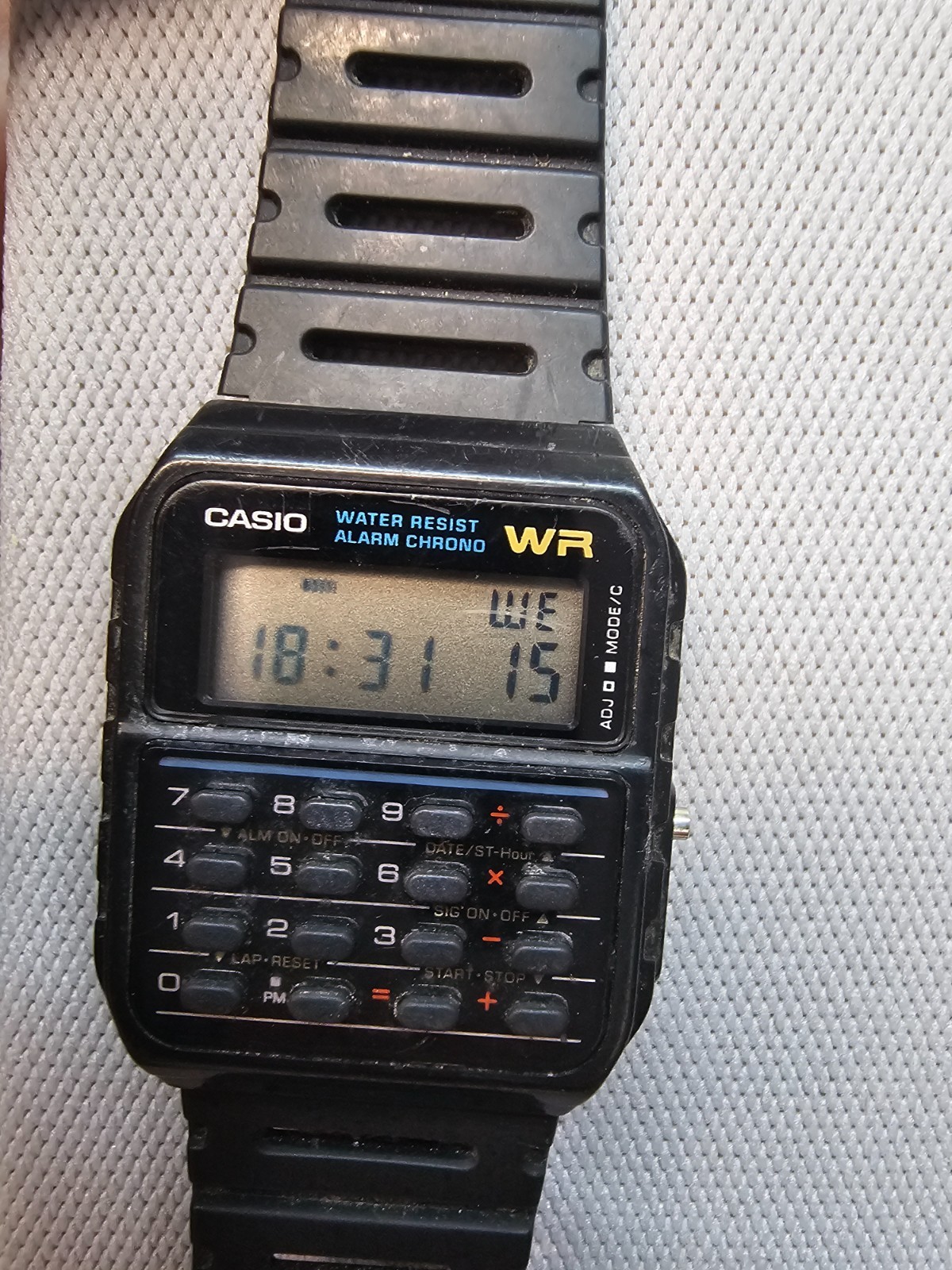 Casio Databank CA-53W Calculator Watch – 1980s Nostalgia!