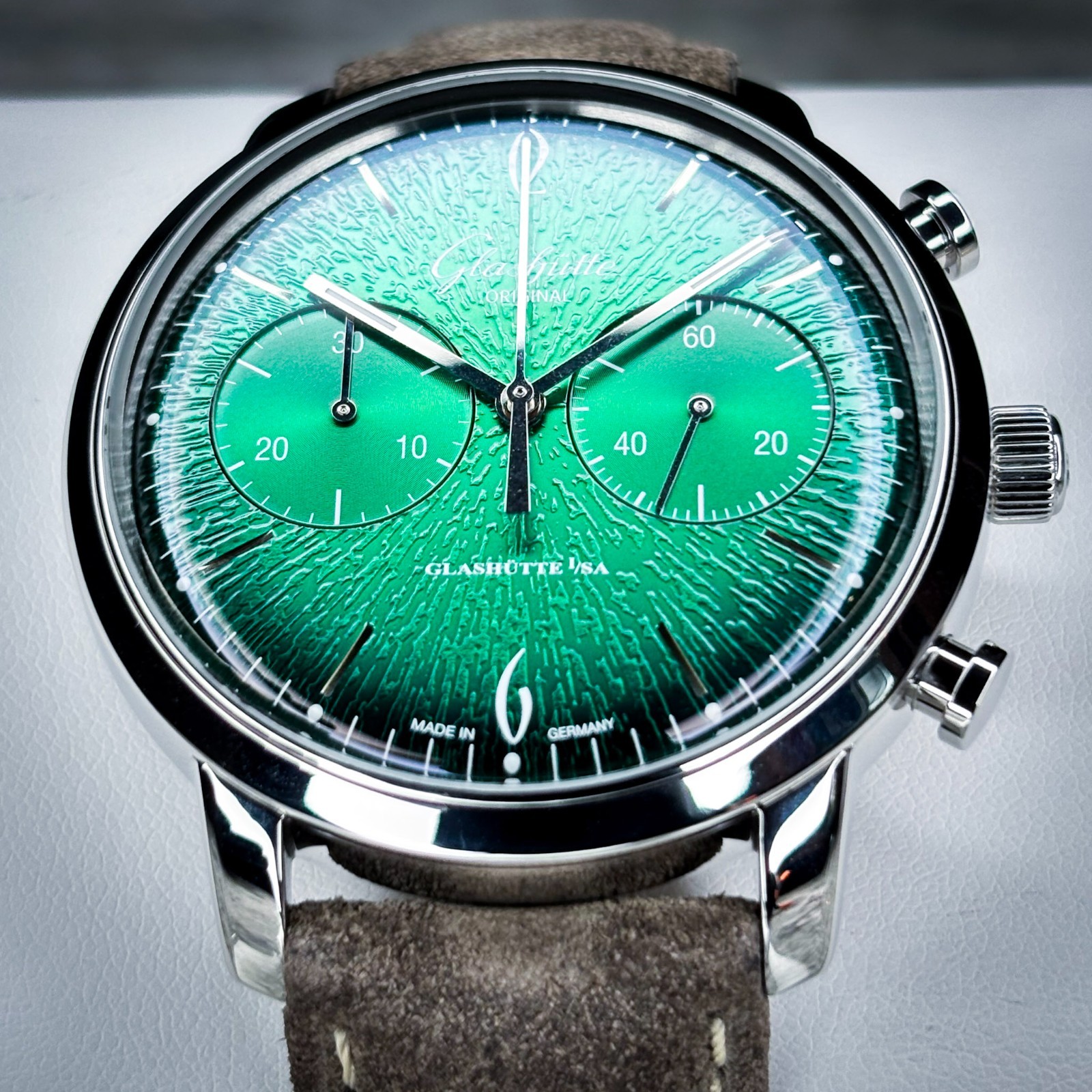 Glashütte Original Sixties Chronograph Annual Edition 1-39-34-05-22-04 box/paper
